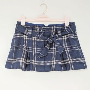 Has POCKETS! American Eagle Wool blend mini skirt